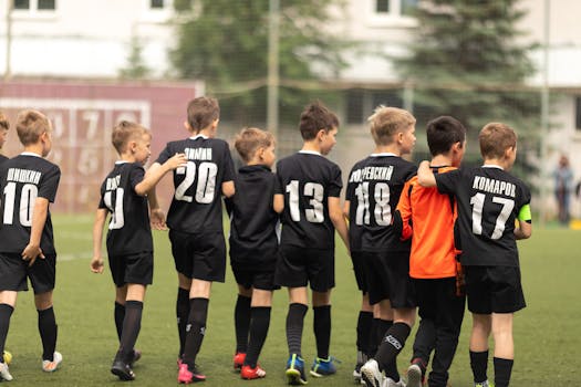 Guide to Choosing the Best Kids' Football Jerseys for Confidence & Comfort